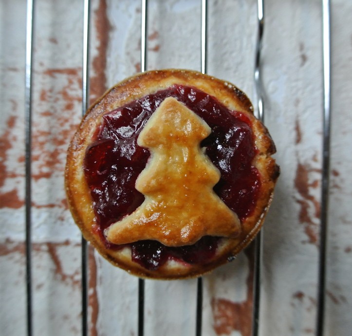 mini cranberry pies